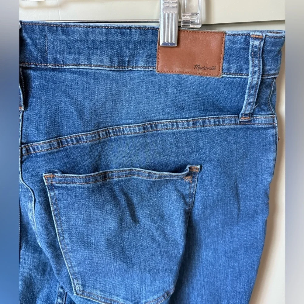EUC Madewell Curvy High-Rise Distressed Skinny Crop Jeans SZ 34P (14-16)